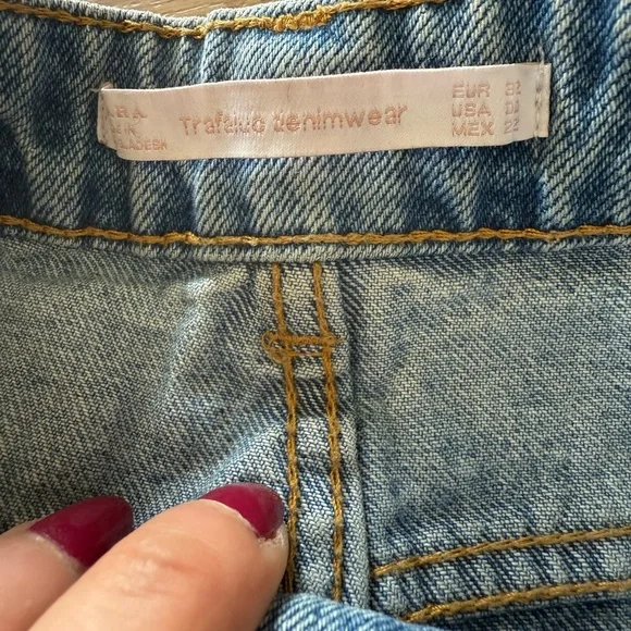 Zara - Classic Denim Women's Shorts - Picture 2 of 3